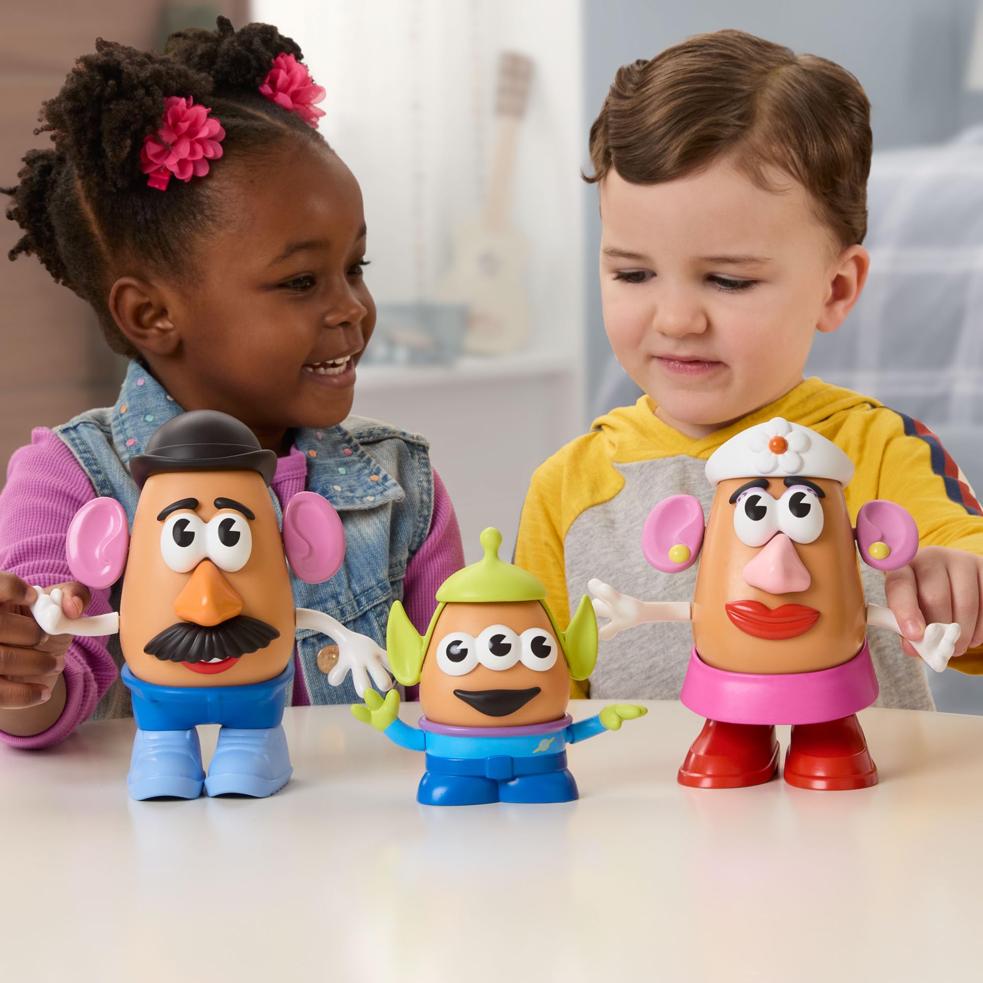 Mr. Potato Head empaque reverso con lista de características y compatibilidad