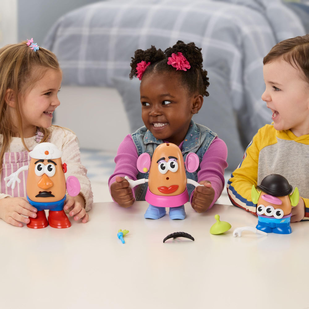 Mr. Potato Head personajes armados Mr., Mrs. y Alien fomentando juego cooperativo
