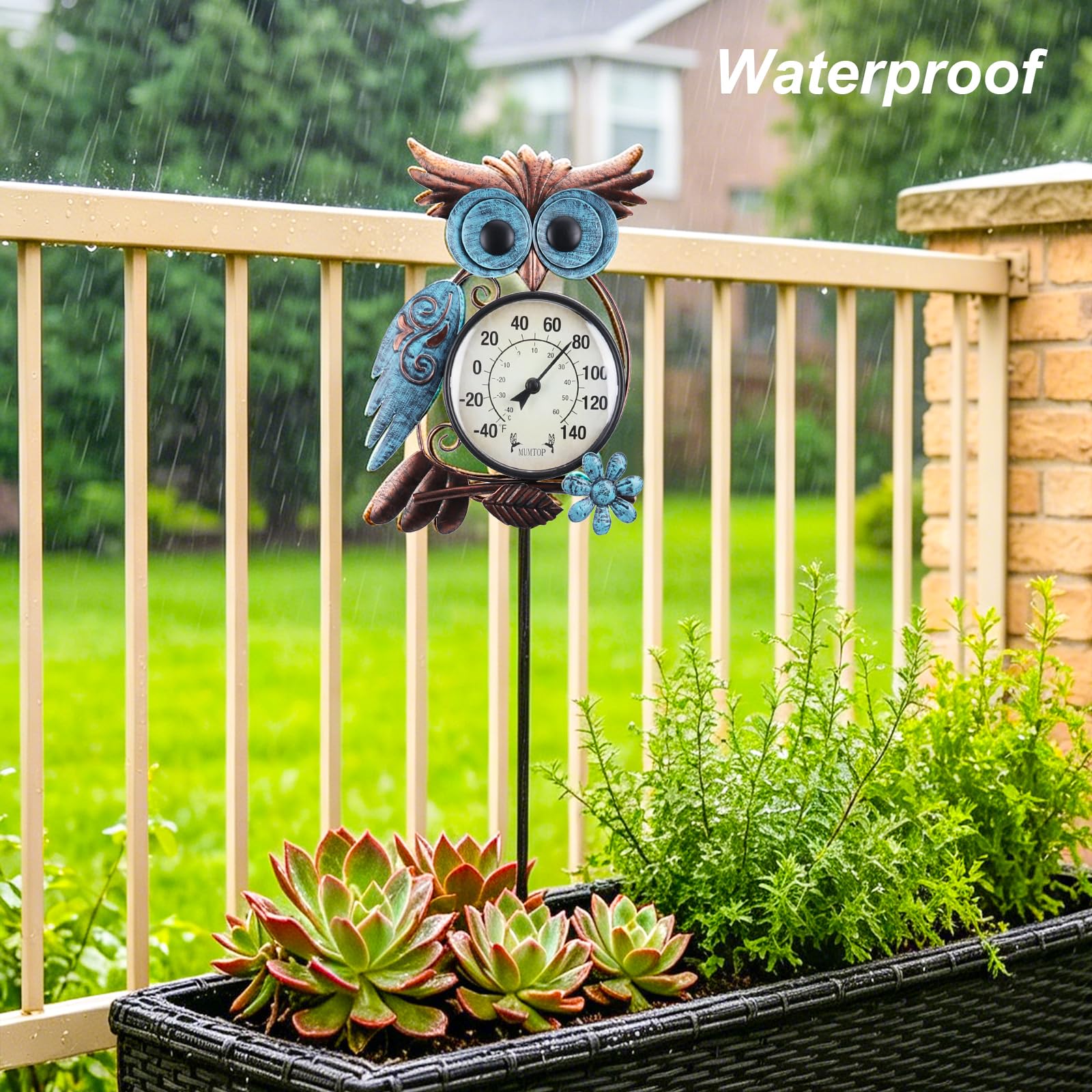 MUMTOP colocado en jardín, añade decoración y mide temperatura fiable