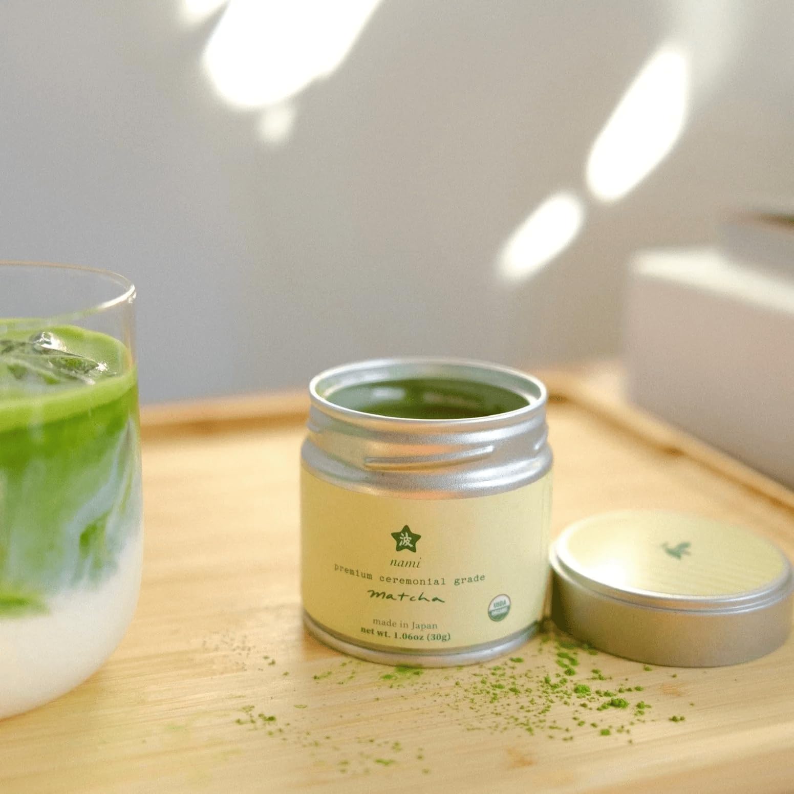 Nami Matcha preparado con chasen tradicional demostrando técnica y resultado