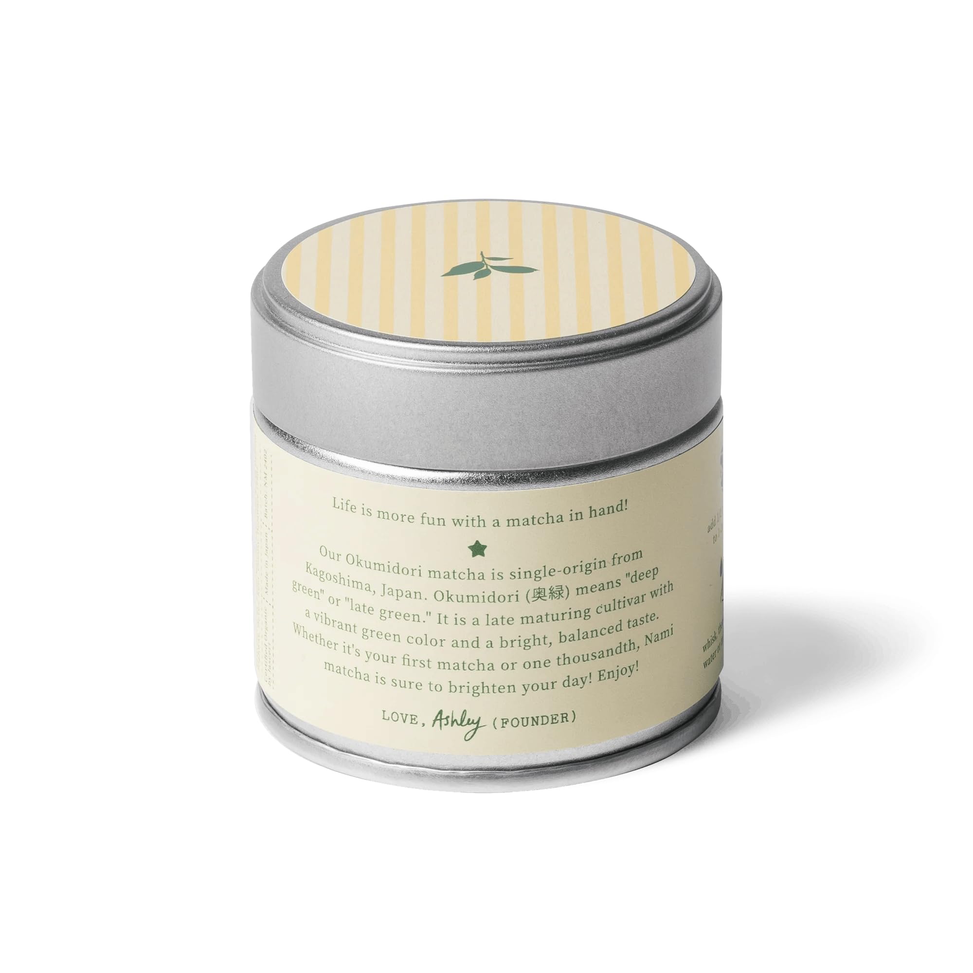 Nami Matcha polvo textura cercana mostrando color verde vivo y fineza