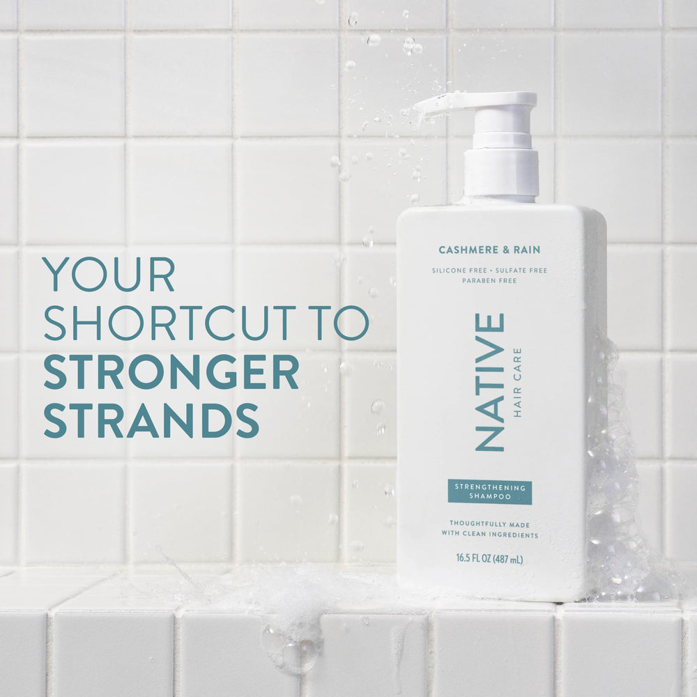 Native textura del champú cremosa que indica limpieza suave para el cabello