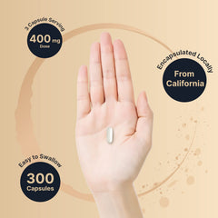 NatureBell cápsula en mano para apreciar tamaño y facilidad