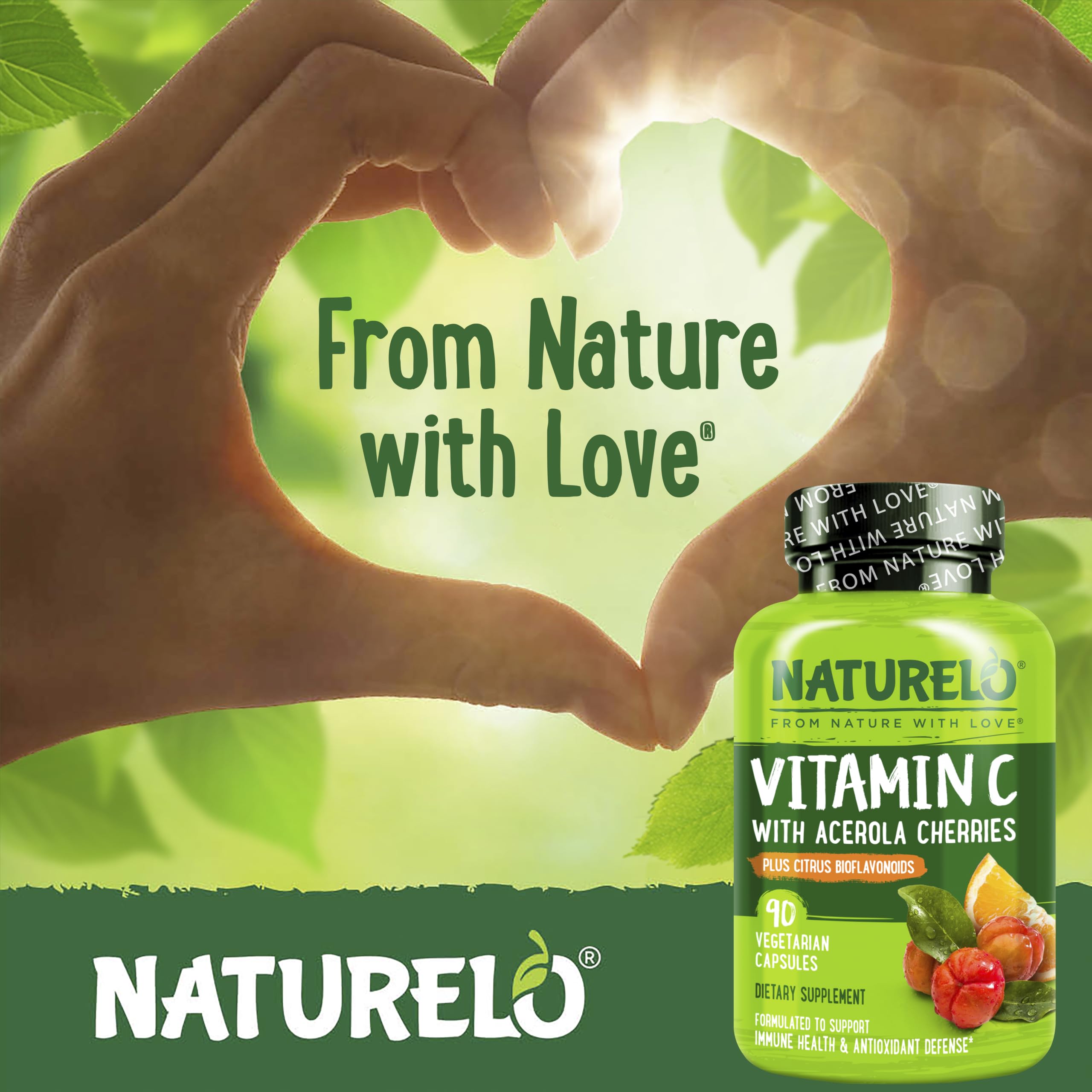 NATURELO cápsula en mano para comparar tamaño y facilidad
