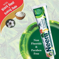 NEEM Essential Toothpaste detalle de la textura cremosa mostrando aplicación suave