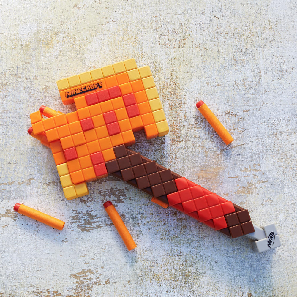 NERF Firebrand comparación de tamaño con una mano para referencia