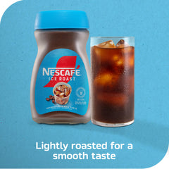 Nescafé primer plano del polvo instantáneo con disolución rápida
