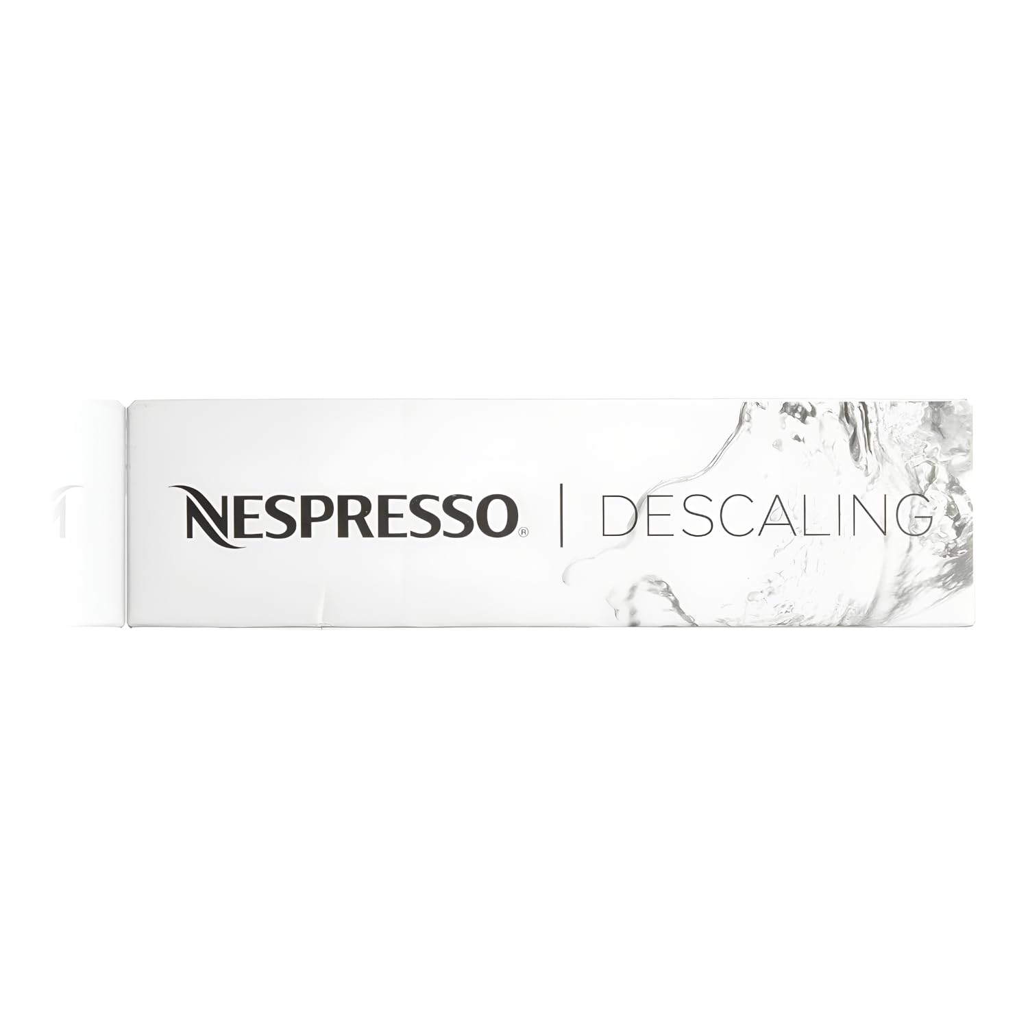 Detalle del polvo disuelto en agua Nespresso mostrando mezcla clara y lista para usar