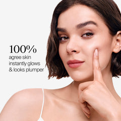 Neutrogena primer plano de la etiqueta con concentración 15% vitamina C y micro-péptidos