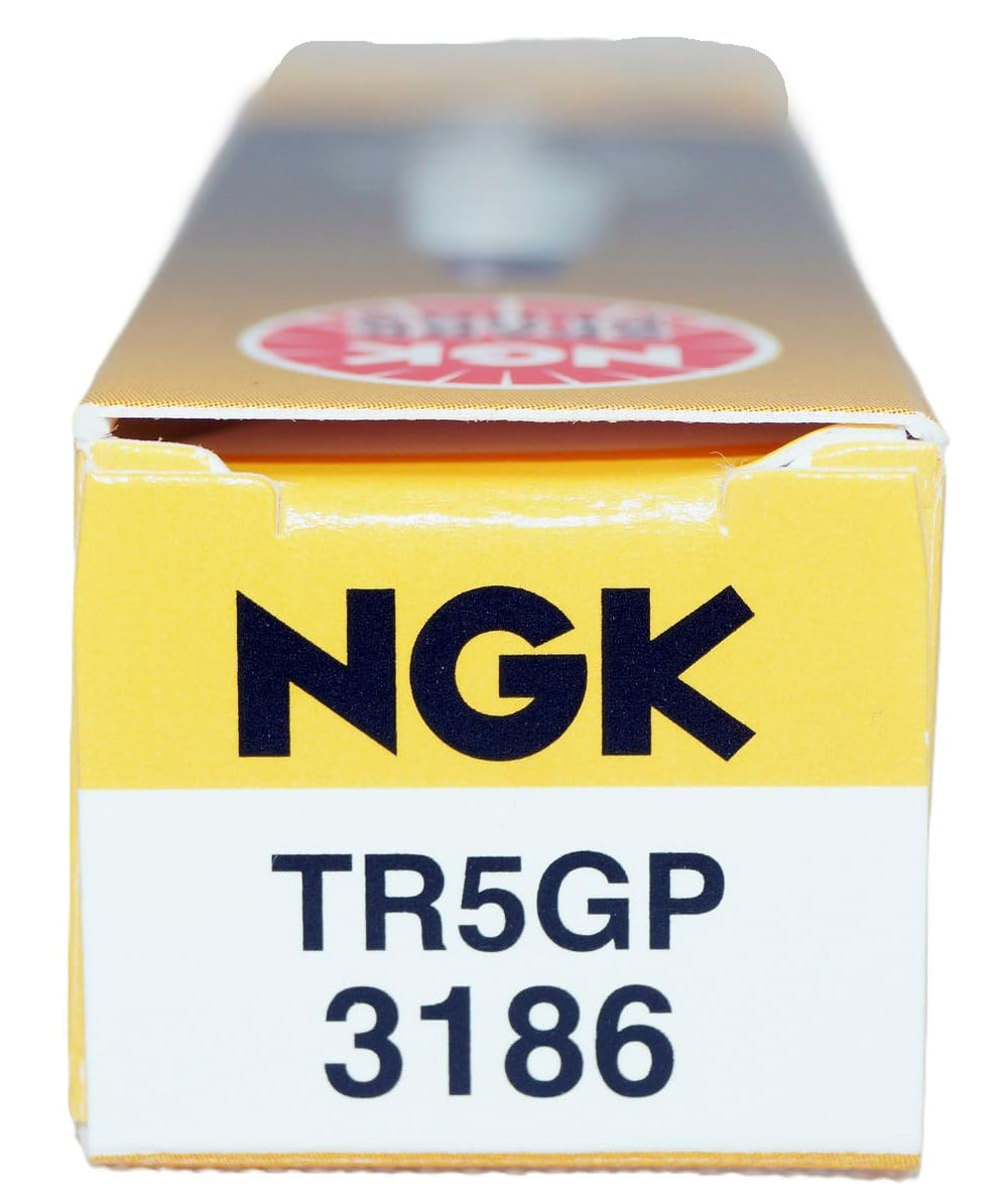NGK G-Power 3186 bujía instalada en motor, mejora de encendido consistente