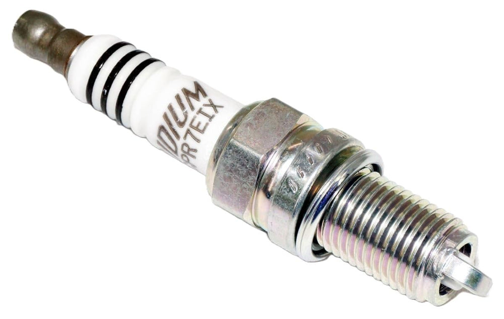 NGK bujía instalada en una Harley Twin Cam demostrando compatibilidad