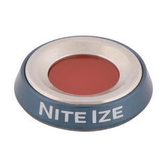 Nite Ize Steelie pegado en frigorífico para mantener el móvil accesible mientras cocinas
