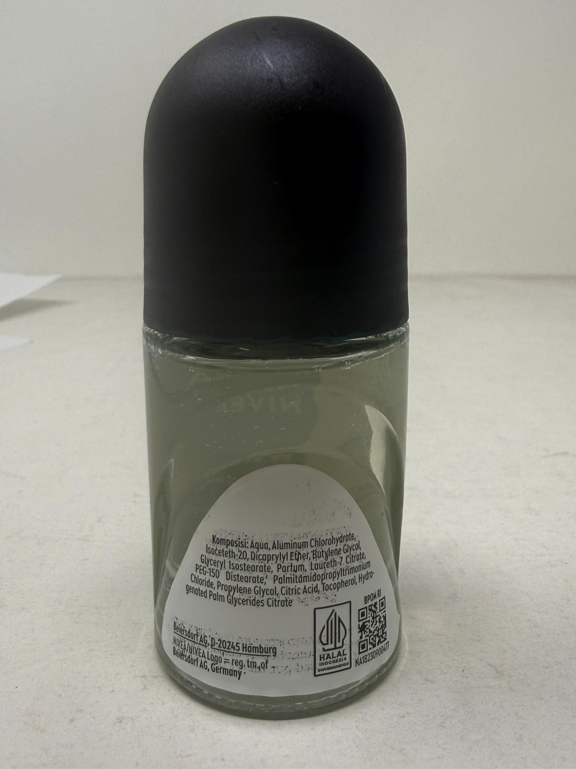 NIVEA Men aplicación en gimnasio que ofrece frescura y control del sudor durante ejercicio