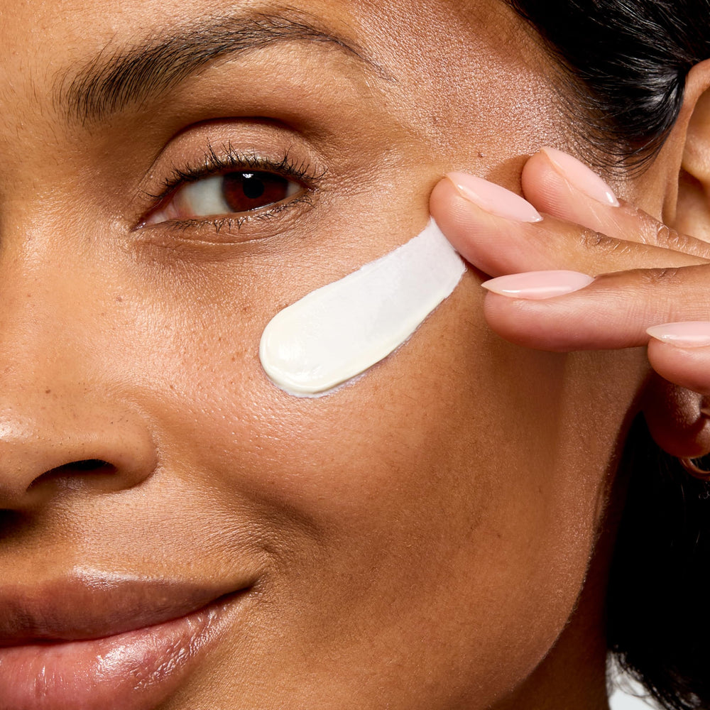 No7 crema etiqueta ingredientes, destaca péptidos y complejo iluminador