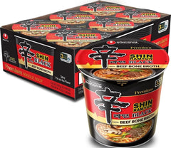 Nongshim Shin Ramyun Black frente del vaso mostrando diseño y conveniencia