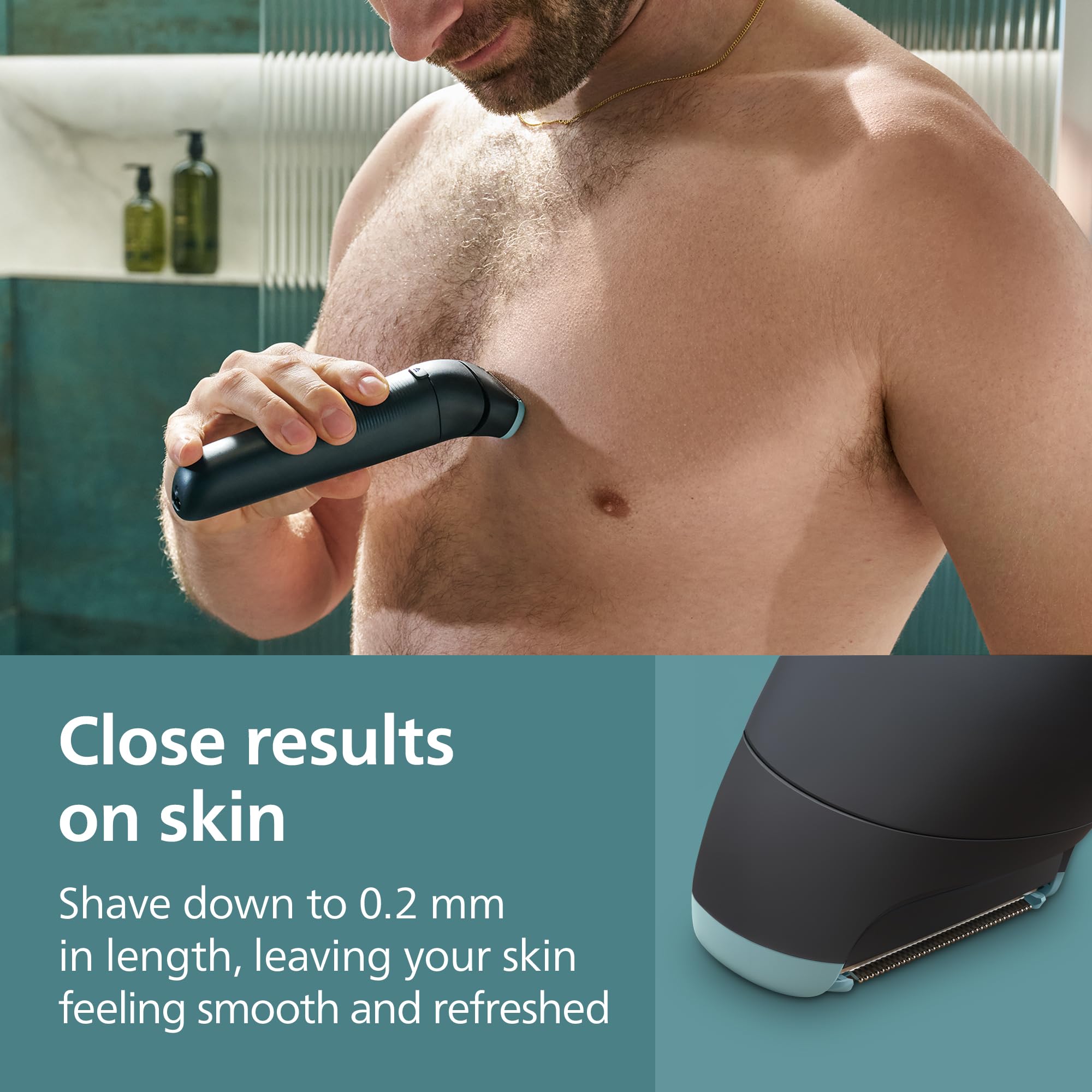 Philips Norelco lámina comparada en mano para ver tamaño y facilidad de manejo