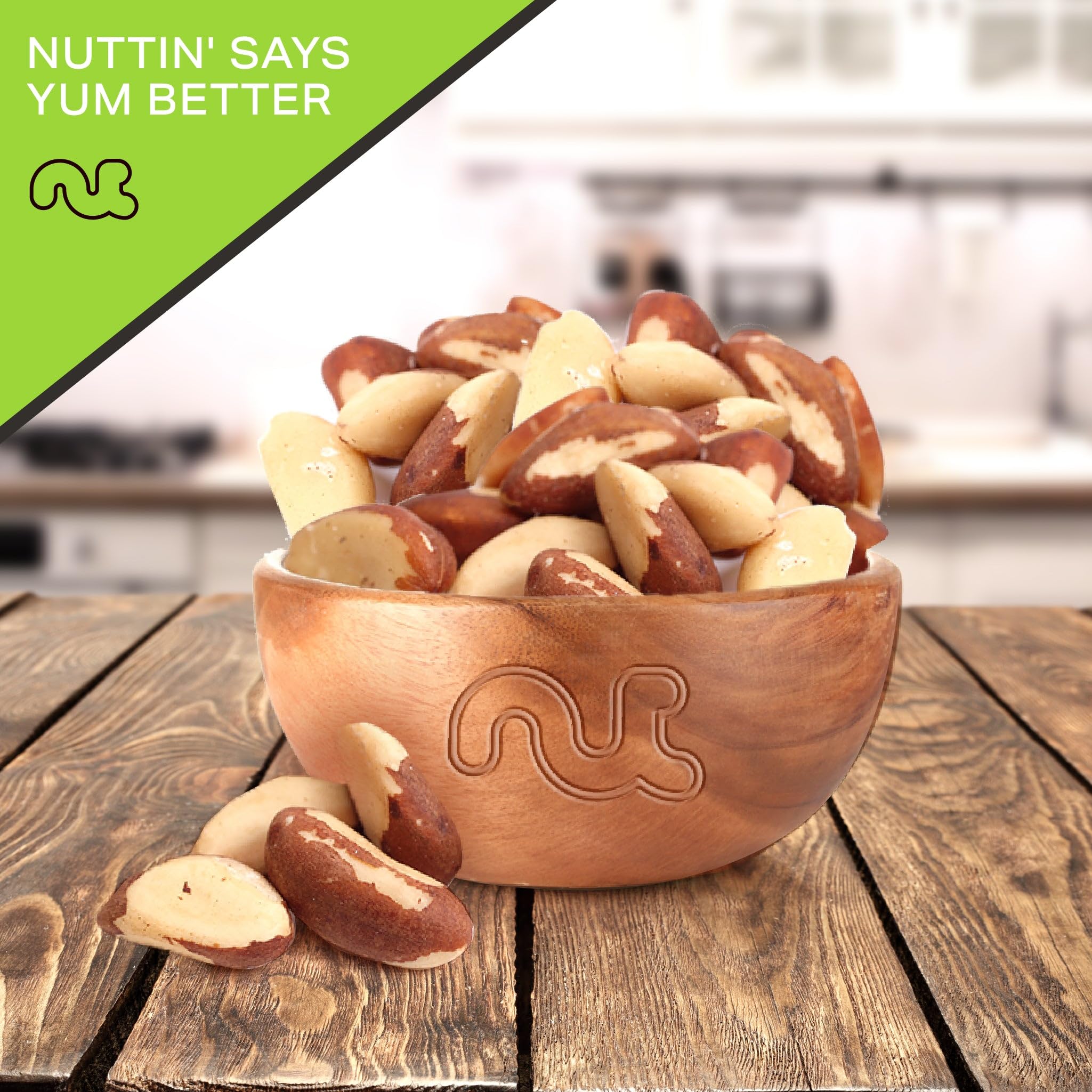 Nut Cravings nueces de Brasil picadas sobre ensalada cremosa