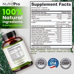 NutraPro tabletas en mano para comparar tamaño y dosificación