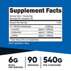 Cerca del polvo BCAA Nutricost mostrando textura fina y mezcla fácil