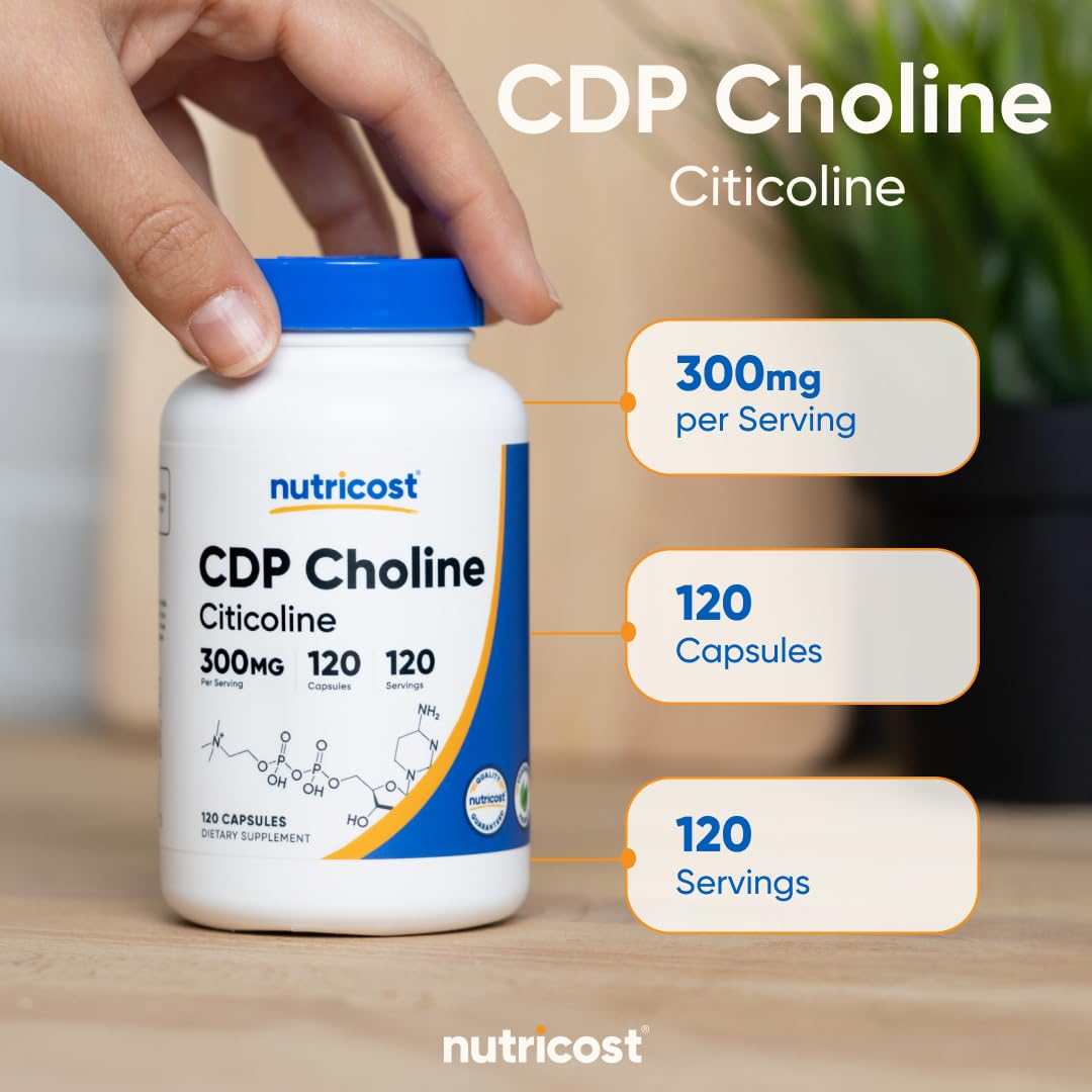 Nutricost cápsula junto a un vaso en rutina matutina para integración diaria sencilla