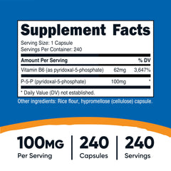 Nutricost detalle de una cápsula P5P para apreciar textura y tamaño