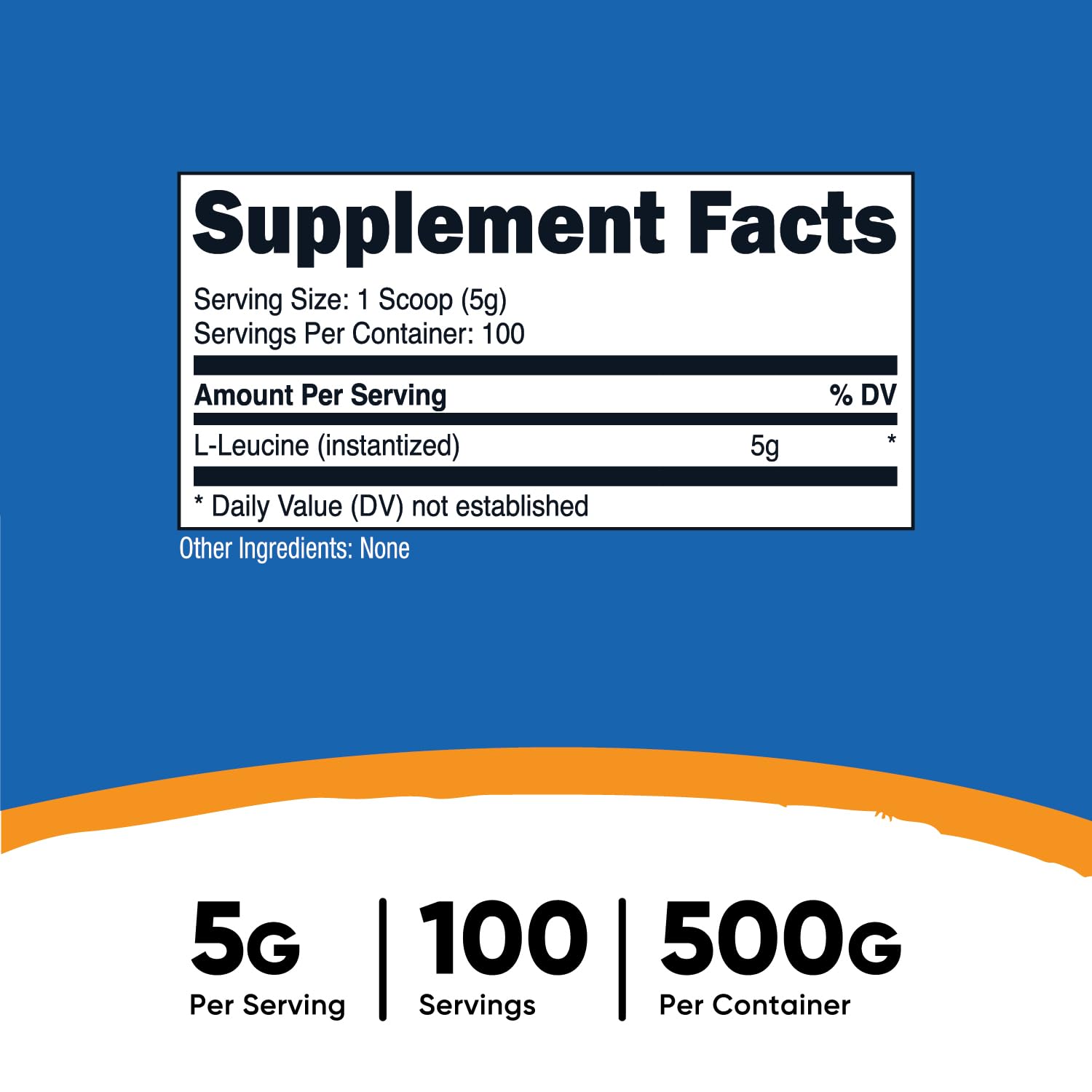 Nutricost primera plano del polvo de L-leucine en cuchara para evaluar textura