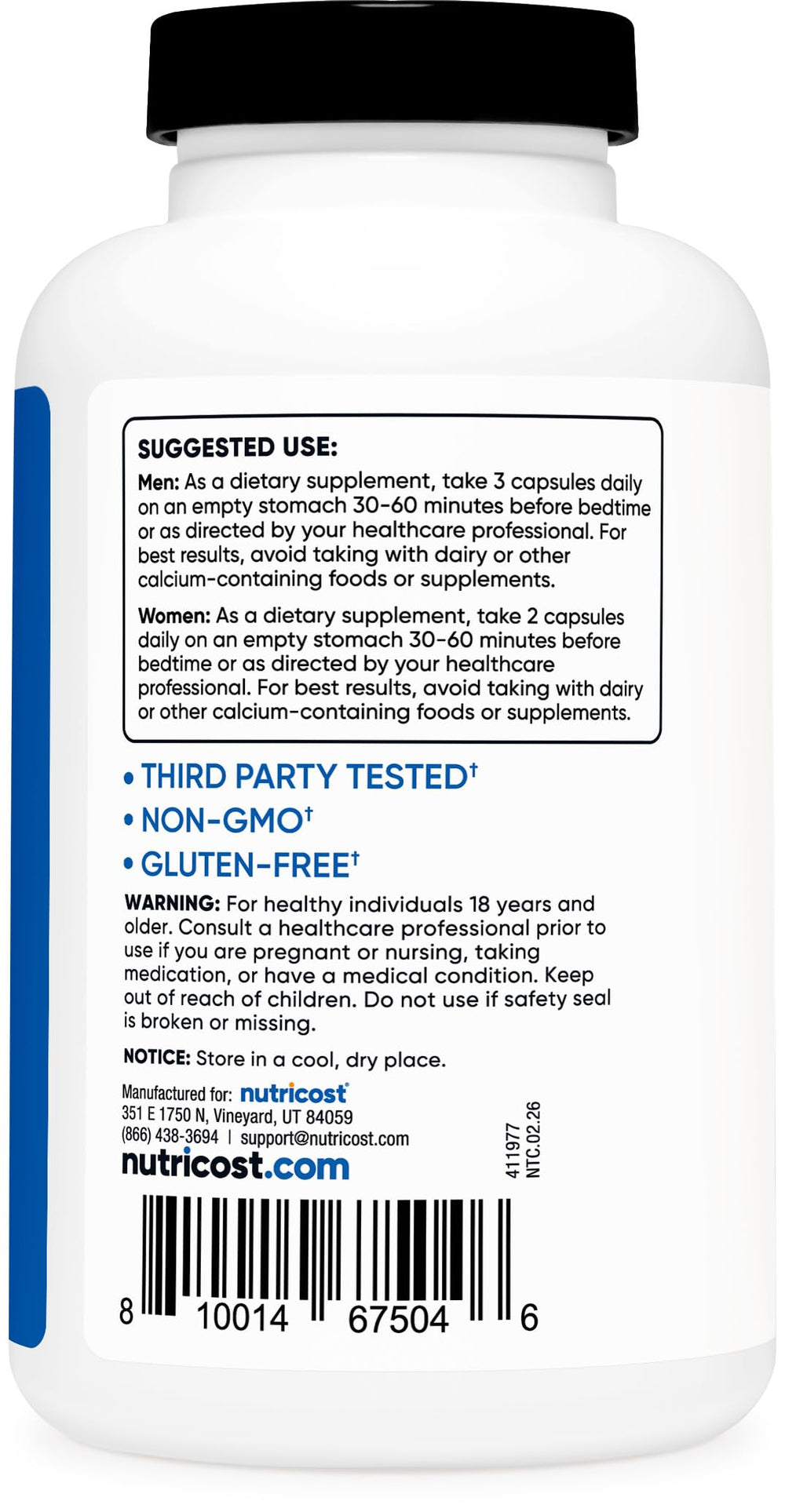 Nutricost cápsula en mano para comparar tamaño y porción