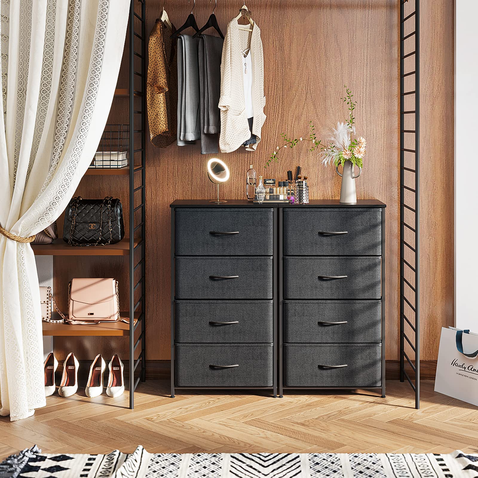 ODK cómoda colocada en habitación pequeña para inspiración de uso
