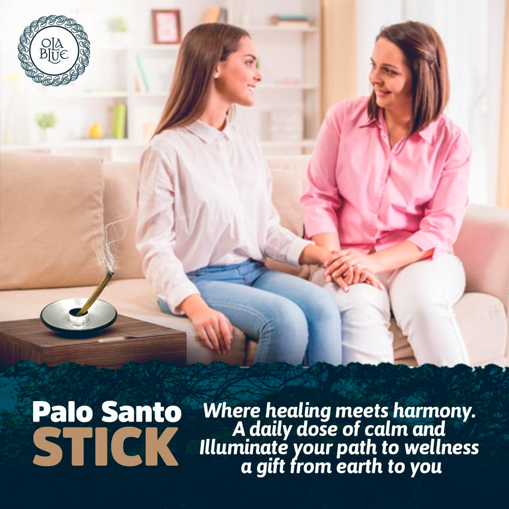 OLA BLUE persona usando Palo Santo en meditación ofreciendo concentración