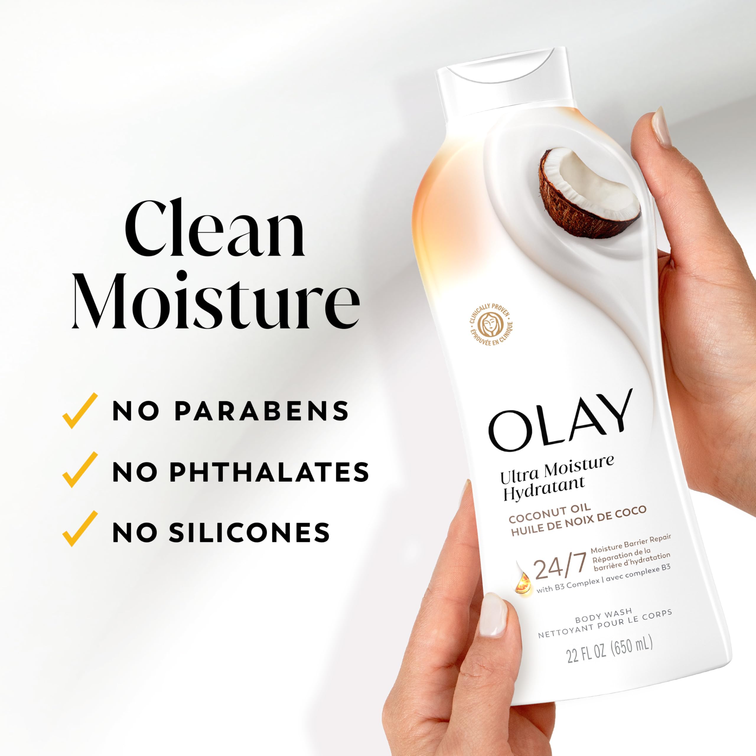 Olay comparación de tamaño junto a una mano para visualizar las 22 fl oz