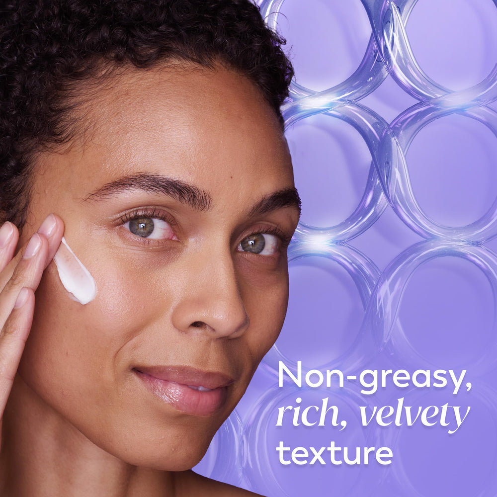 Olay frasco 1.7 oz junto a regla para escala, aclara tamaño práctico de viaje