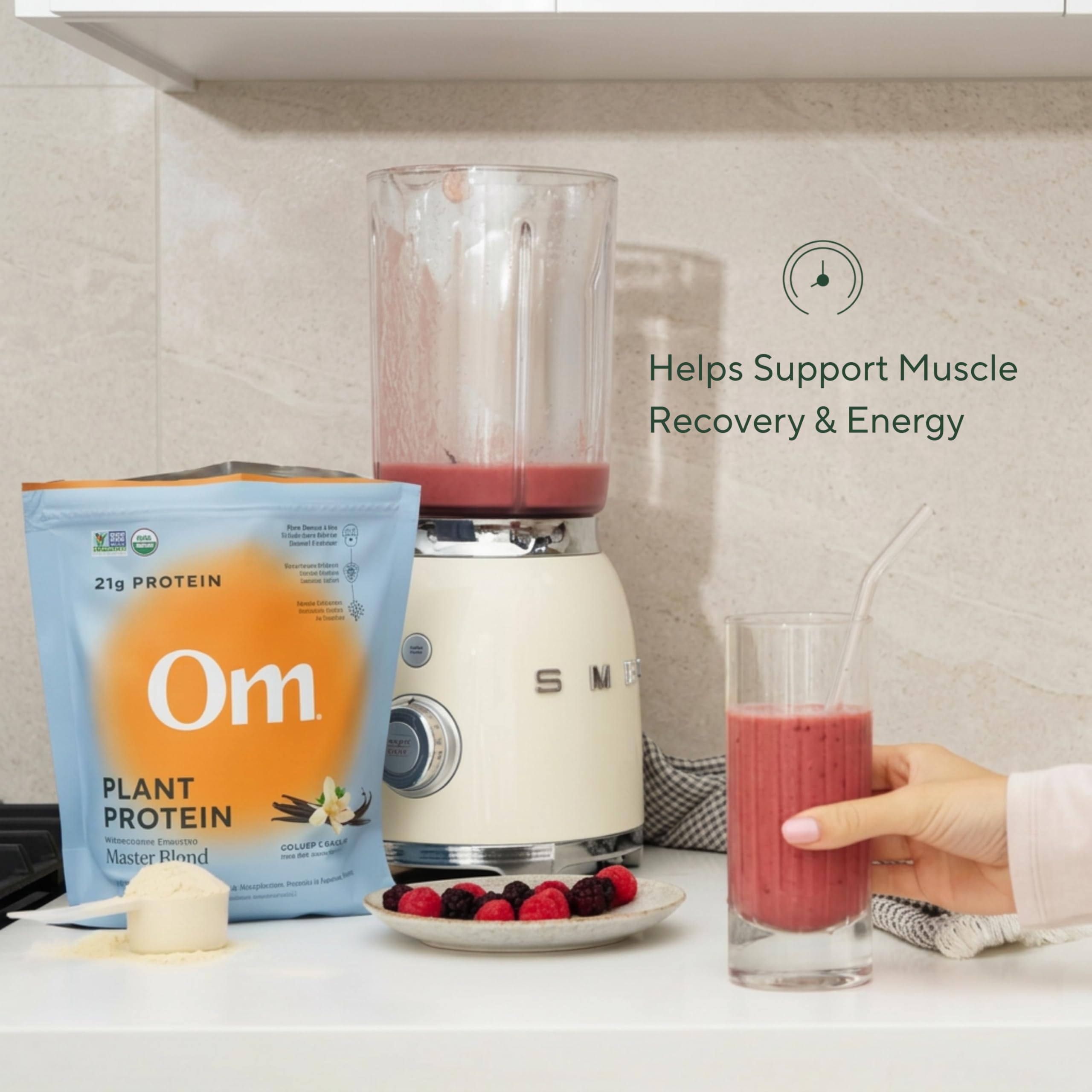 OM MUSHROOM SUPERFOOD cuchara con porción para medir 21 g de proteína por servicio