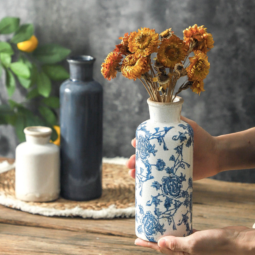 ooit jarrón en mesa comedor con flores, añade elegancia inmediata