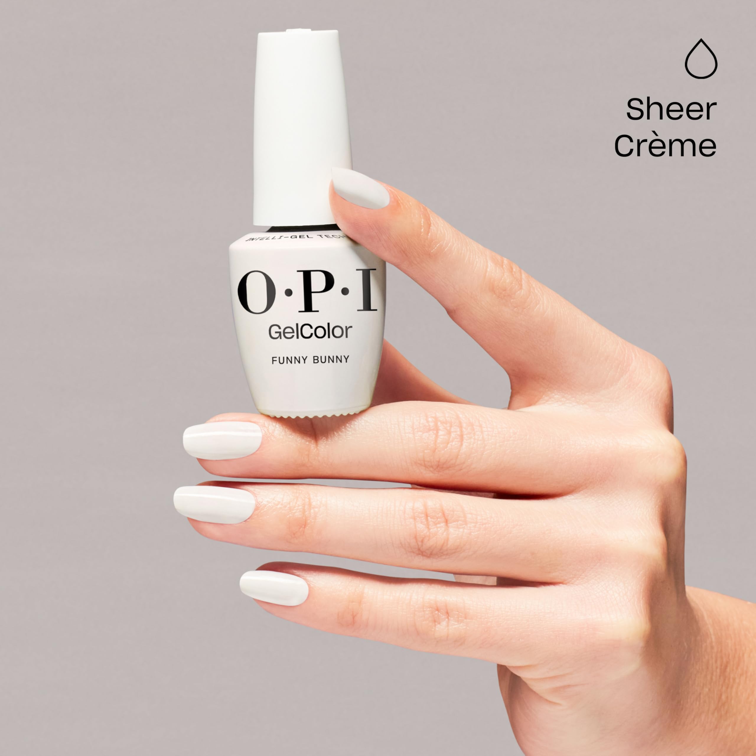 OPI Funny Bunny uñas en manicura francesa mostrando acabado elegante