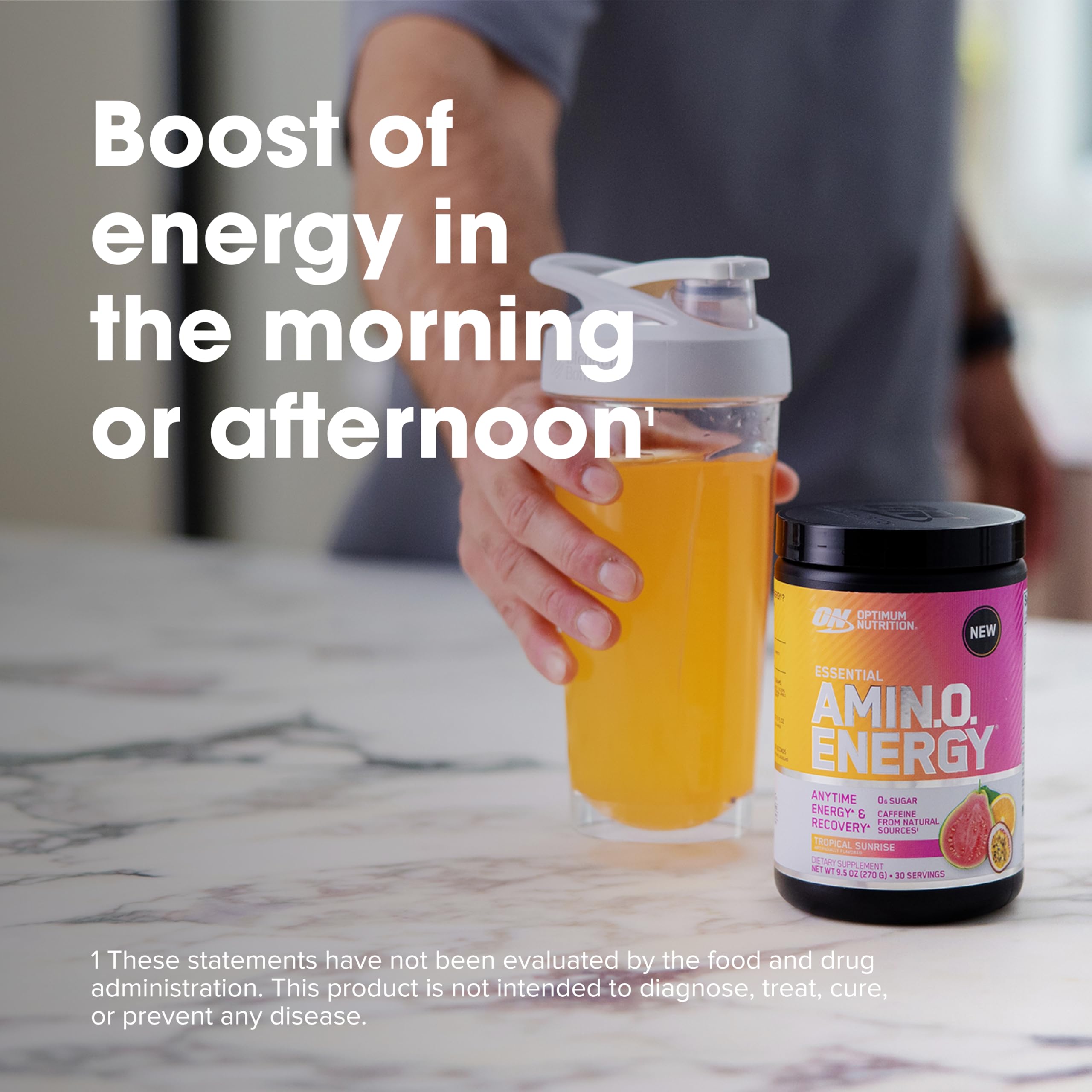 Optimum Nutrition lata 9.5 oz junto a objeto para comparar tamaño y planificar consumo