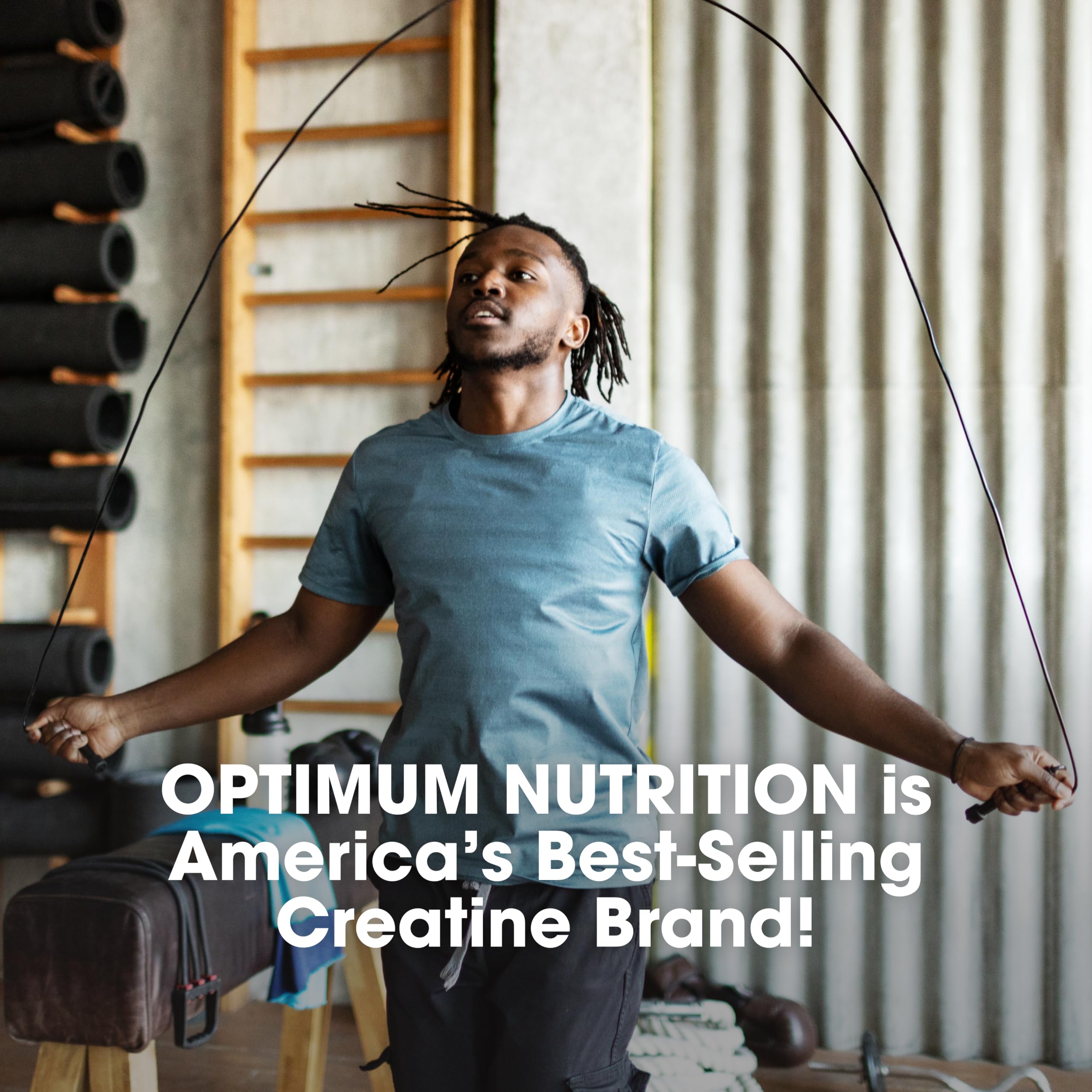Optimum Nutrition atleta realizando levantamiento para rendimiento y fuerza
