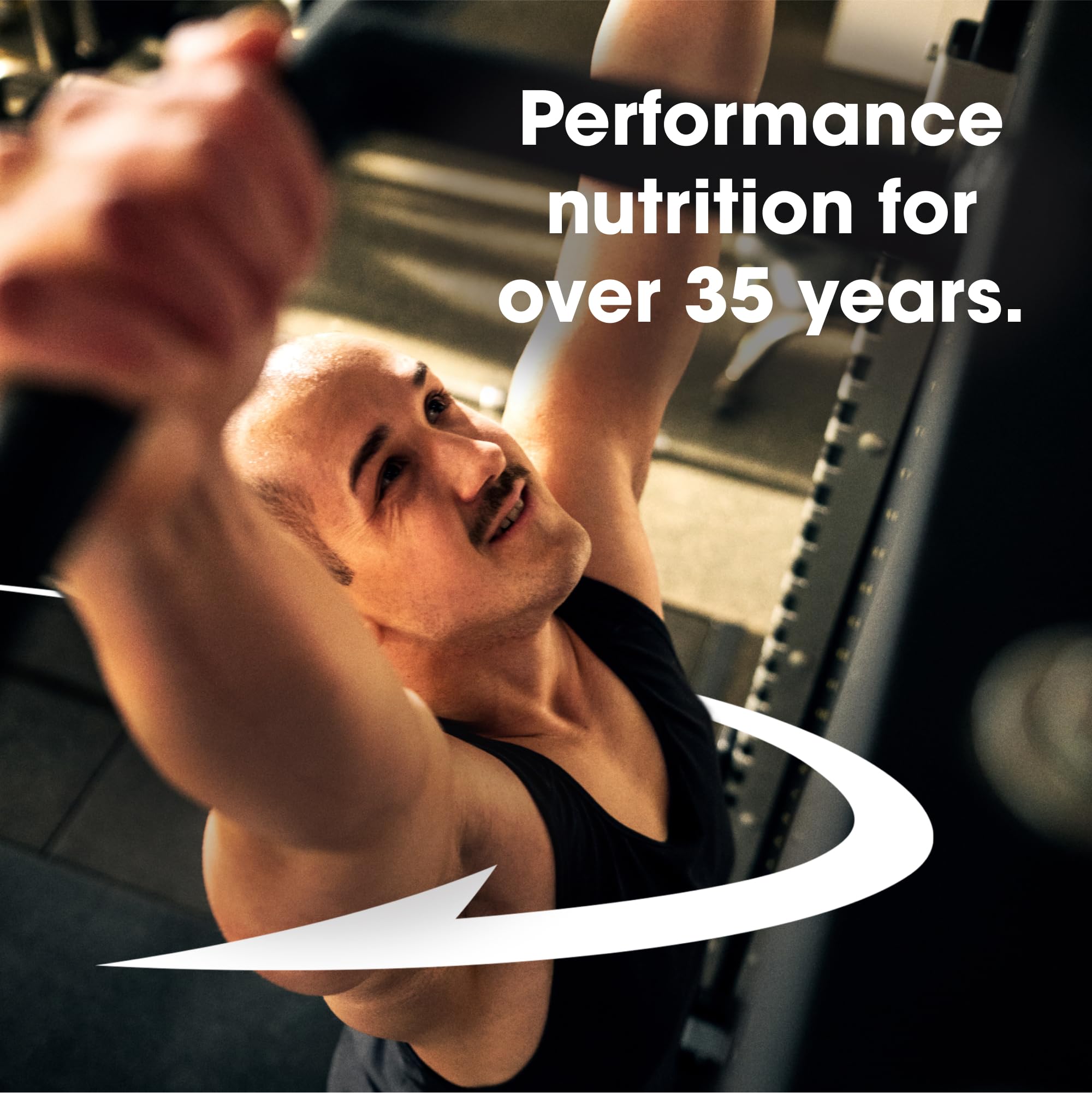 Optimum Nutrition bote dentro de bolsa de gimnasio enfatizando transporte fácil