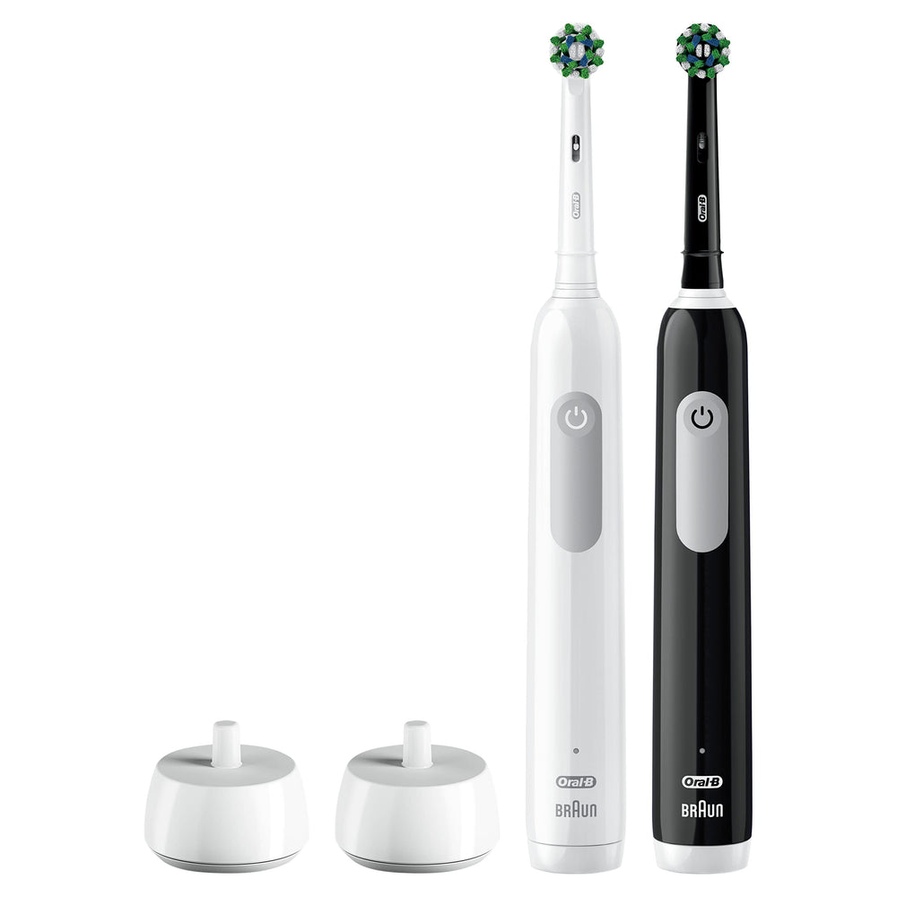 Oral-B bristles detail showing new versus worn heads to emphasize timely replacement