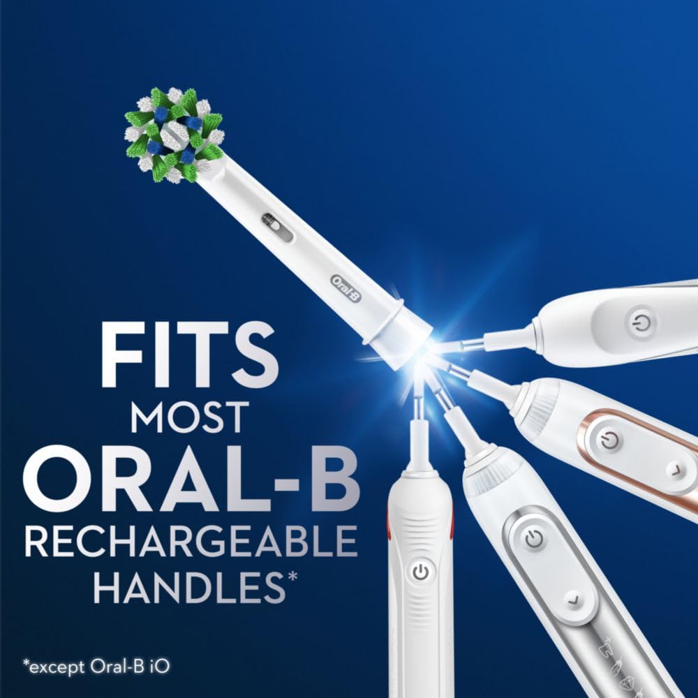 Detalle de cerdas inclinadas Oral-B CrossAction para mejor eliminación de placa