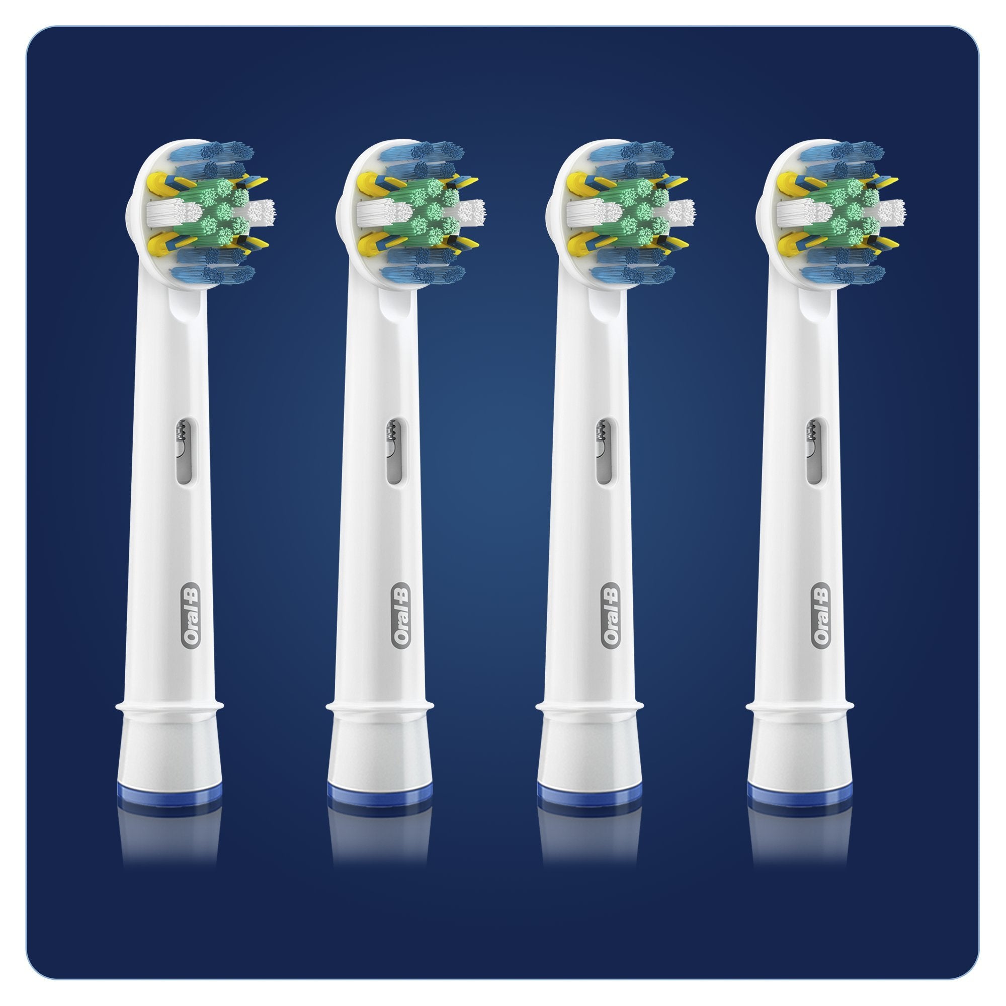 Oral-B cabeza junto a moneda para mostrar tamaño y ajuste al mango