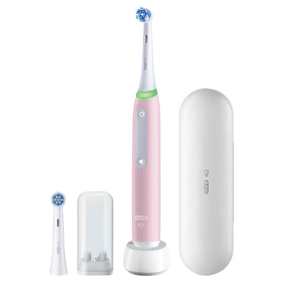 Oral-B iO3 en baño moderno ilustrando facilidad de transporte