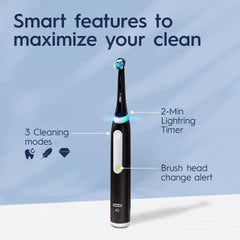 Oral-B iO3 cepillado en mano demostrando uso diario sencillo