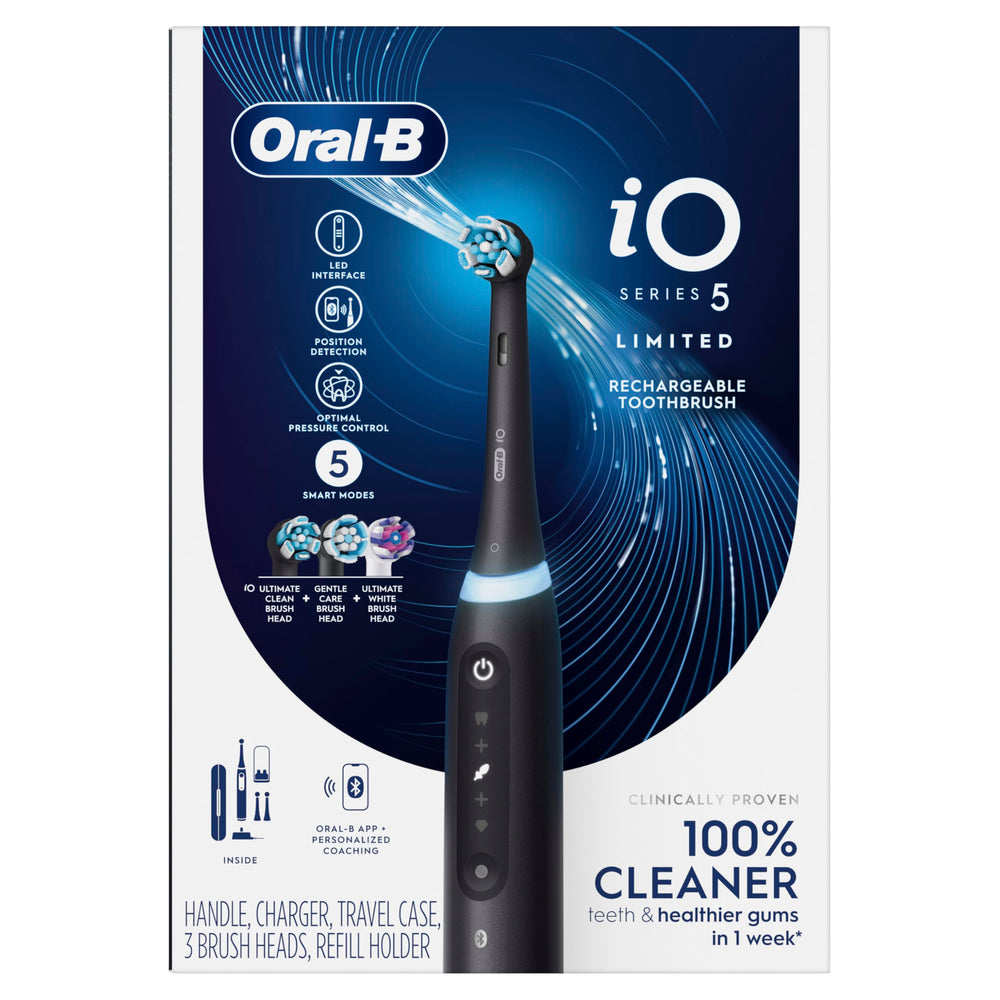 Oral-B iO5 en baño moderno ilustrando rutina diaria fácil
