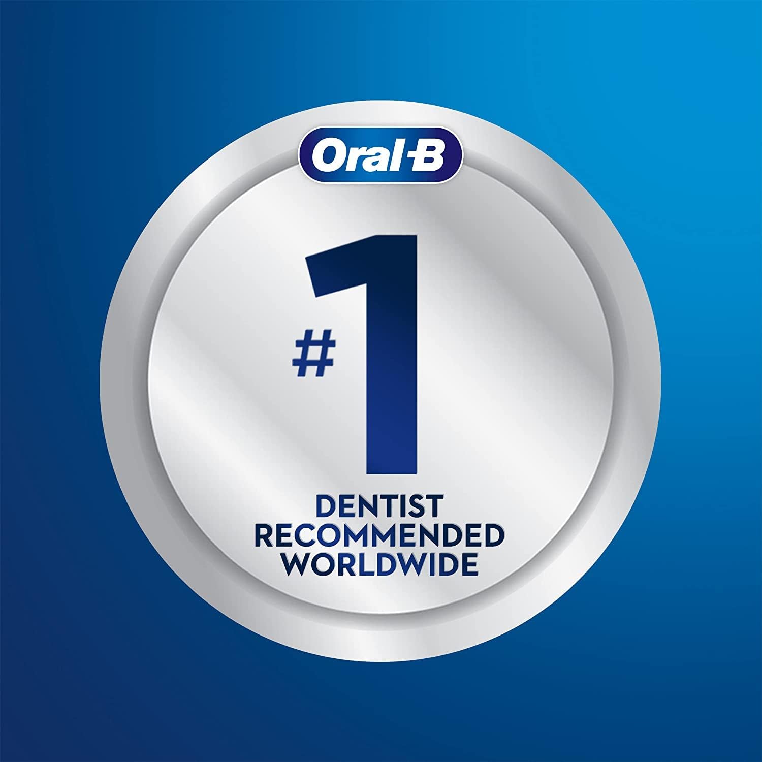 Oral-B comparación de tamaño del cabezal con dedo para escala