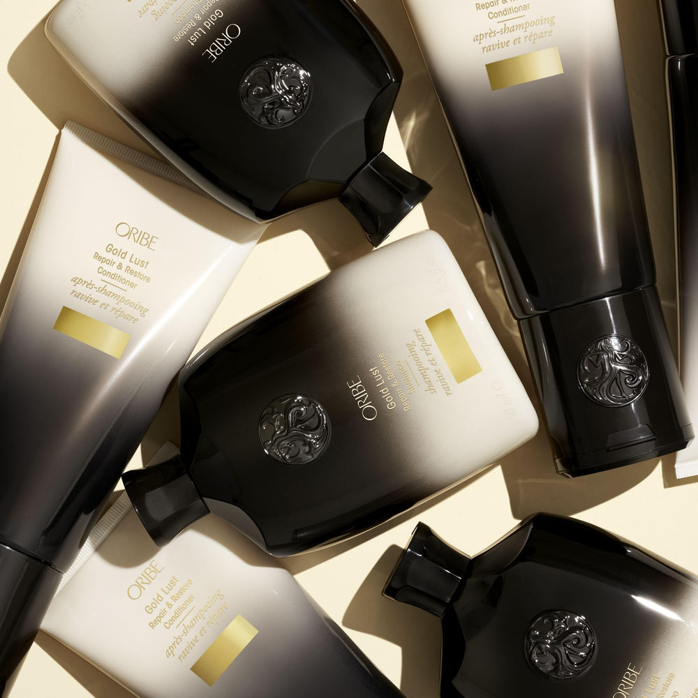 Oribe Gold Lust etiqueta en primer plano para leer beneficios y libre de sulfatos