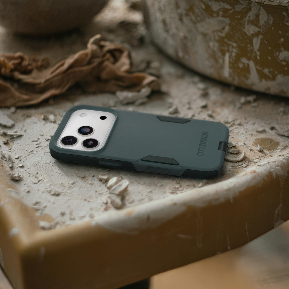 OtterBox Commuter Series perfil delgado que entra fácil en bolsillo