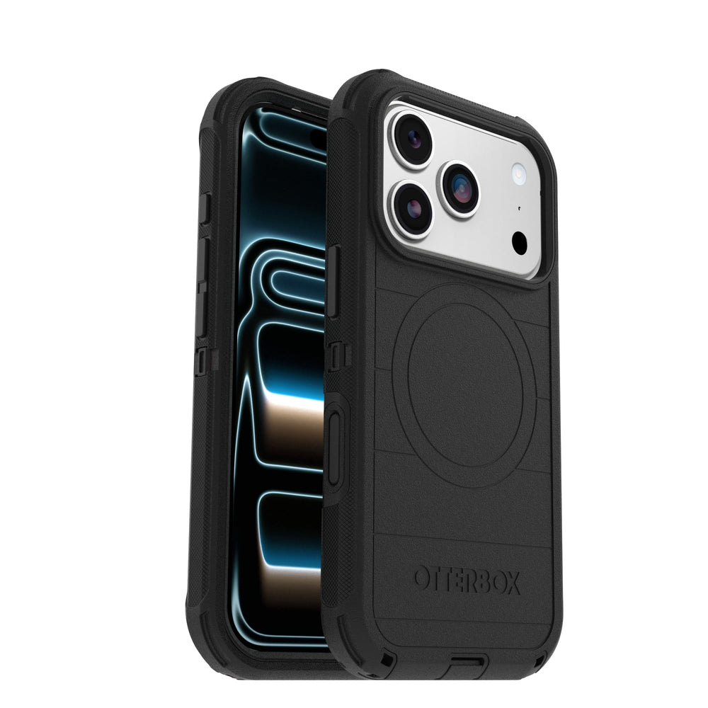 OtterBox funda en mano mostrando tamaño compacto y manejo cómodo