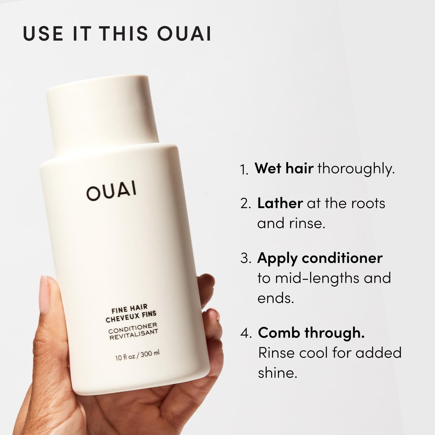 OUAI aplicación del champú bajo la ducha para una limpieza eficaz y suave