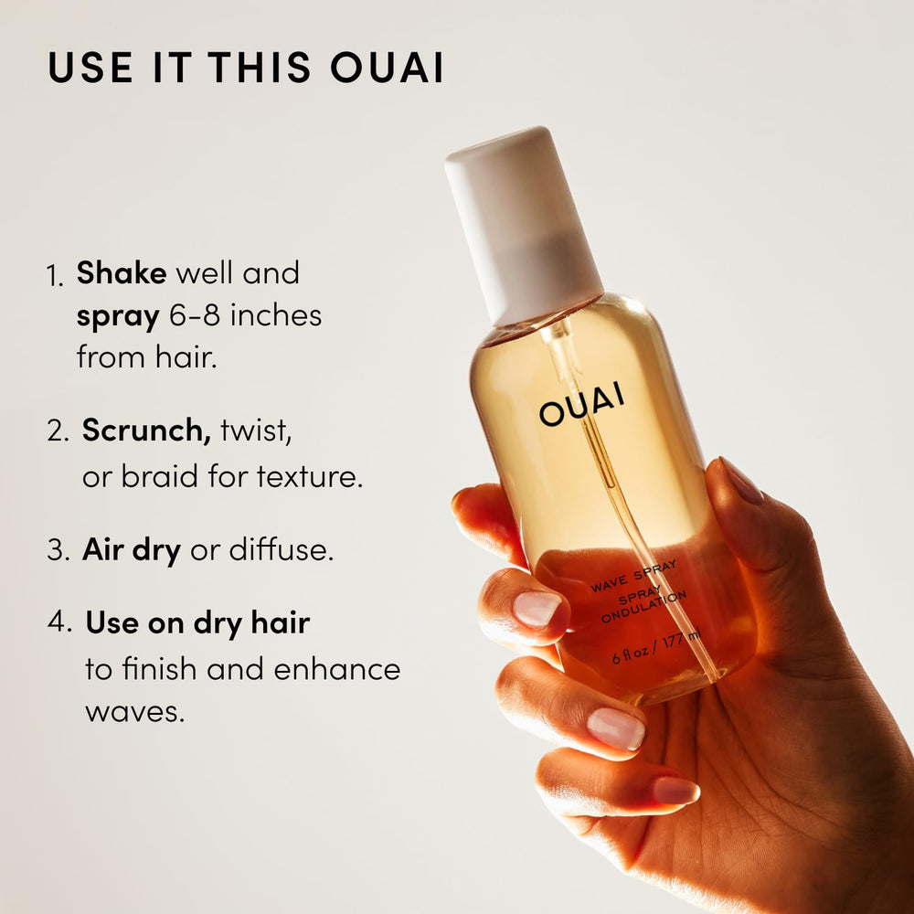 OUAI spray guardado en bolso de viaje listo para retocar estilo