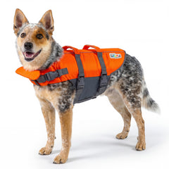 Outward Hound chaleco frontal mostrando diseño y visibilidad mejorada